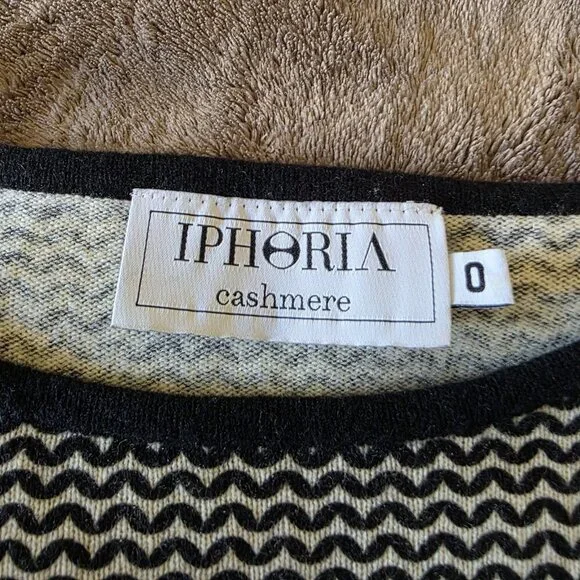 Iphoria 100% Cashmere Fringe Sweater XS Black White Graphic Heart Boho Luxe Art - Picture 4 of 16